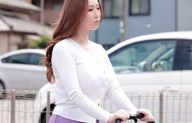 『痴漢堕ち＼中出し…産後お母さん』やんんっ鬼ピス抜かないで。狙われた美巨乳ママが変態ヤロウに種付けオネダリするドラマwwwwwwww