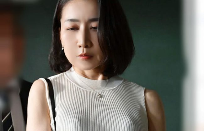 『中出し不貞＼お母さん』先生~お膣に全部欲しい。息子の溜めにセンコーに抱かれたスリム妻がお久し棒に溺れるドラマwwwwwww