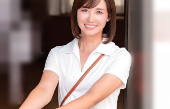 『上物四〇路＼中出し初撮り』やんっ乳首弱いの。超敏感体質の幼顔子持ちお母さんがパトカーセクロス暴露して種付けさせるぜwwwwwww
