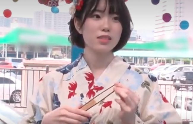 『猛暑撃退…野球拳ゲーム』らめらめ挿れちゃ‥花火大会でノリノリな和服娘が着衣でデカマラに汚されちまう。企画wwwwwwwwww