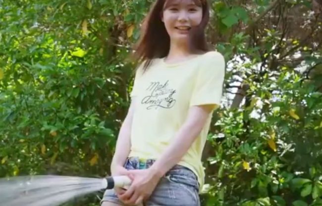 『miru＼天真爛漫…屋外イメビ』しゃぁ~きゃは疑似~野ションょ。ブラジャーも着けないチちっぱいが誘惑ショット連発。企画wwwwwww