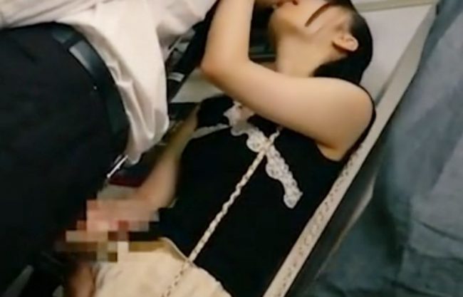 『チカン逆襲＼ミニスカ乙女』ベロキス～ぃぃお射精してぇ。男根を自分でパンティに擦り付けちまうスケベ娘が逆セクハラwwwwwwww