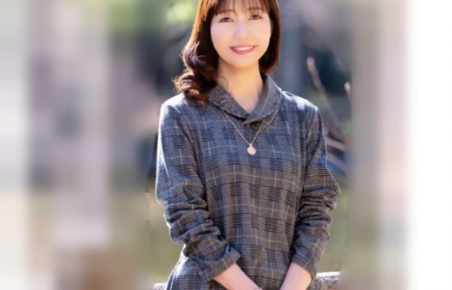 『中出し初撮り＼五〇路…子持ちお母さん』お願いします‥淫獣お膣沈めて。性欲を抑え込んでいた美魔女が巨根の注入させる企画wwwwww