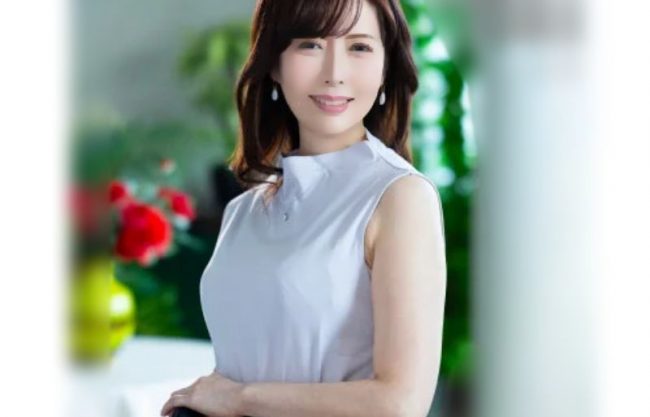 『中出し初撮り＼奇跡五〇路』恥ずぃお尻クパァ‥濡れちゃう。お嬢様育ちの子持ちお母さんがデカマラ間男に注入させる企画wwwwww
