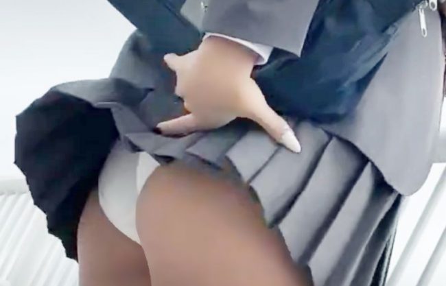 『連れ去り…改造ミニスカＪＫ』きゃっ神風パンティ。変質者の覗き見されて上物太ももが無許可で昏睡レ●プされる。企画wwwwwwwwww
