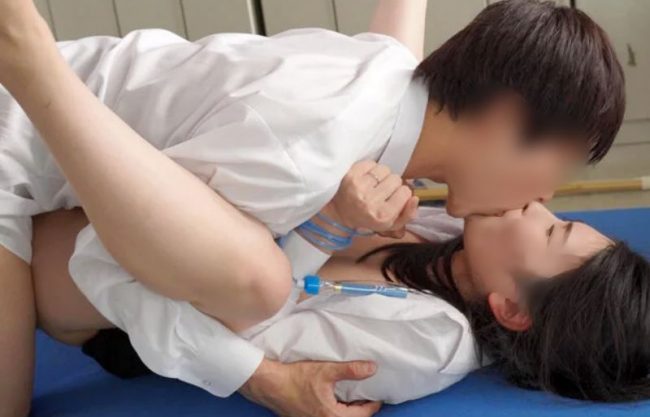 『中出しＮＴＲ＼昏睡レ●プ』ベロキス…やだぁ。旦那センコーへの仕返し男子が美女にドラッグ盛って…種付けしちまう。企画wwwwww