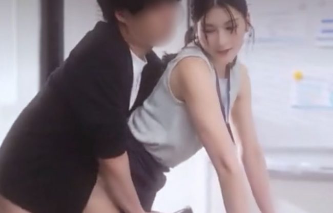 『同僚チ〇コ堕ち＼終電難民』パンパン…やだお膣にジャストフィット。好きでもない男に抱かれた会社アイドルが激逝き繰り返すぜwwwwww
