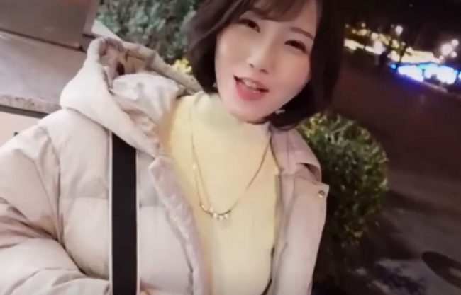 『中出しＯＫ＼温泉デート』はいっ…ナマで大丈夫ぉ。着衣かせ飛び出しそうなサイズ愛がハード体位で種付け欲しがる。企画wwwwwwwww