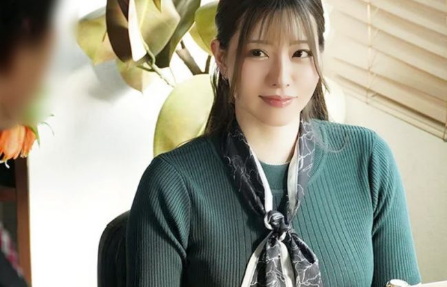 『ＮＴＲ出張＼筆おろし』ふふっ美味しそうなＤＴくん。台風で急遽お泊りしたホテルで女社長が夜通し求めるドラマwwwwwwwwwwww
