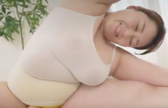 『中出し不貞＼肉弾お母さん』むらゅぅ～おっぱいプルン。ヨガで一汗かいたムッチリ奥様が息子との生交尾おっ始める企画wwwwwwwwww