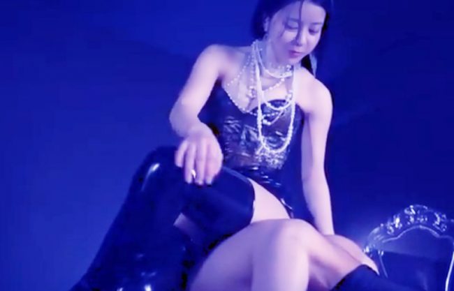 『M男絶句＼ボンテージ女王様』ほらっ犬ちゃん～喘ぎなさい。美脚ブーツで乱暴しちまう美女がケツ穴オモチャにする企画wwwwwwwww