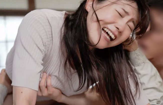 『投稿実話＼廻され…清楚妻』ぎゃぁ～痛い抜いて。無防備ママに襲い掛かった悪ガキどもが前後の穴を貫通しちまうドラマwwwwwww