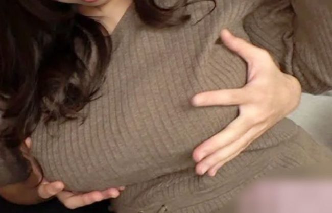 《中出し／ママ活遊び奥様》もっと強く乳揉みして。年下に壊れた母性で接したムッチリ美魔女が羽交い絞めで注入させる企画wwwwwwww