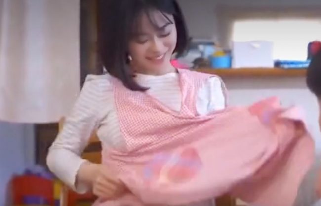 『ＭＩＮＡＭＯ＼ＮＴＲ浮気』パパさん～エプロン脱いじゃうね。嫁の帰省中に子供の保育園先生と生交尾し倒すERO動画wwwwwwwww