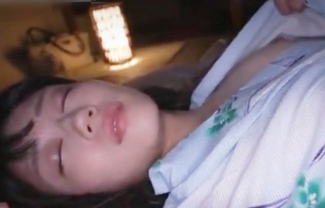 『夜這いお誘い＼ノッポＯＬ』ぃぃぉ～挿入して。お風呂で従業員を逆セクハラする美女がパンスト着衣で飲み込む温泉旅行wwwwwwww
