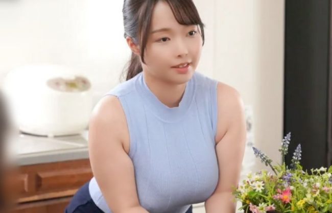 『中出しＮＴＲ＼恋人お母さん』そこぉ～子宮に下さい。娘に覗き見されながらムッチリ妻が年下精液を横取りするERO動画wwwwwww