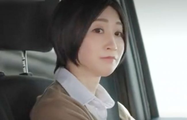 『水戸かな＼浮気～パート妻』らめぇお小便。年下バイトくんに連れ込みされた美巨乳が乱暴交尾で聖水まき散らす二次実写化wwwwwww