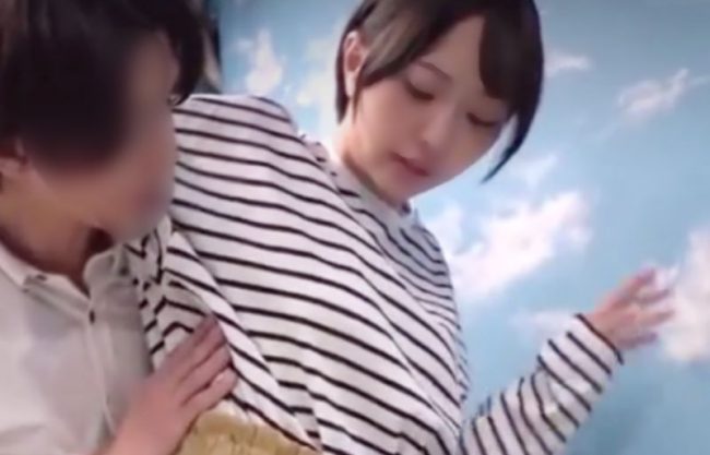 『着衣施術／幼顔ママ』らめ声我慢出来ない。仲良し夫婦の奥様がパパから引き離されセクハラ遊びしちまうアダルト動画wwwwwwwwww
