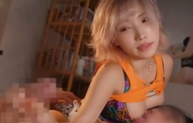 『春陽モカ＼中出し～ヲタ棒堕ち』手コキ～此れ挿れたい。激弱なチ●コ彼で欲求不満ＧＡＬがボテ腹オネダリするアダルト動画wwwwwww